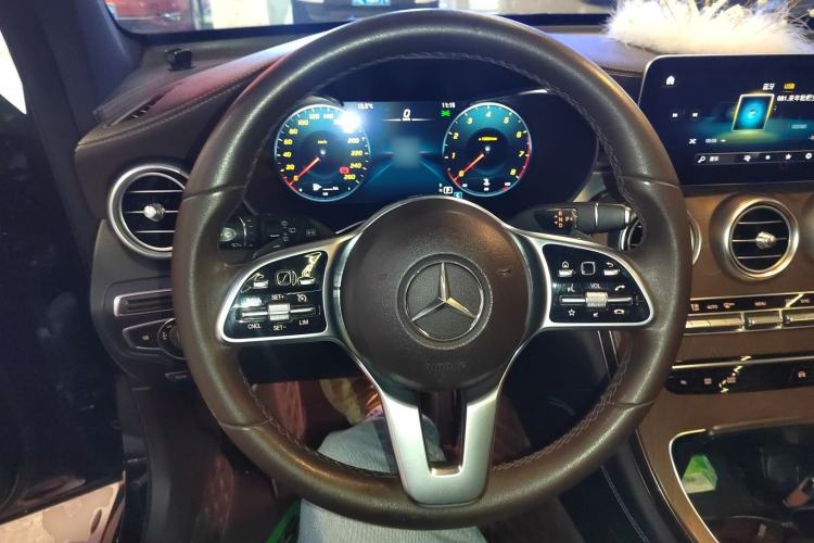 Used Mercedes-Benz GLC 2020 GLC 260 L 4MATIC Luxury Model Steering Wheel
