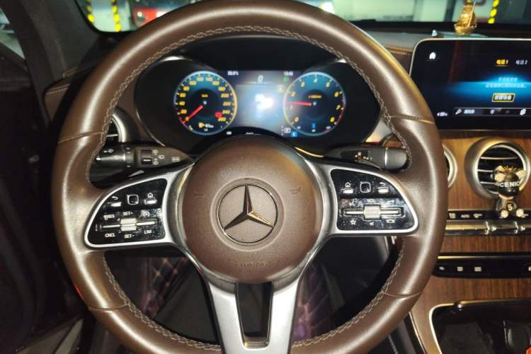 Used Mercedes-Benz GLC 2020 GLC 300 L 4MATIC Luxury Model Steering Wheel