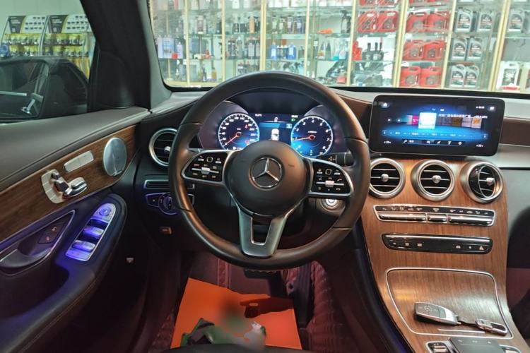 Used Mercedes-Benz GLC 2020 GLC 300 L 4MATIC Luxury Model Steering Wheel