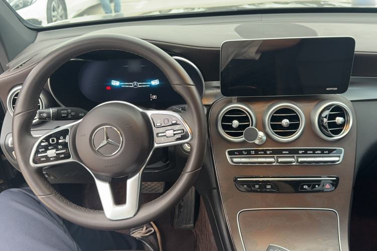 Used Mercedes-Benz GLC 2020 GLC 260 L 4MATIC Luxury Model Steering Wheel