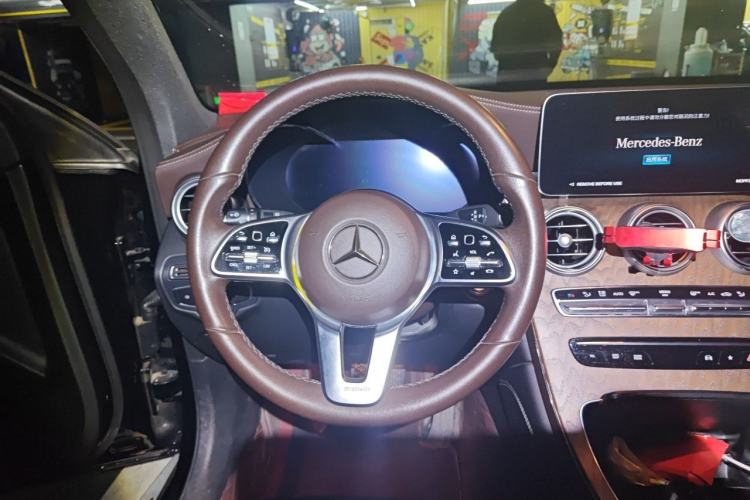 Used Mercedes-Benz GLC 2020 GLC 260 L 4MATIC Luxury Model Steering Wheel
