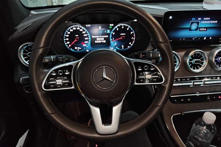 Used Mercedes-Benz GLC 2020 Facelift GLC 260 L 4MATIC Luxury Edition Steering Wheel