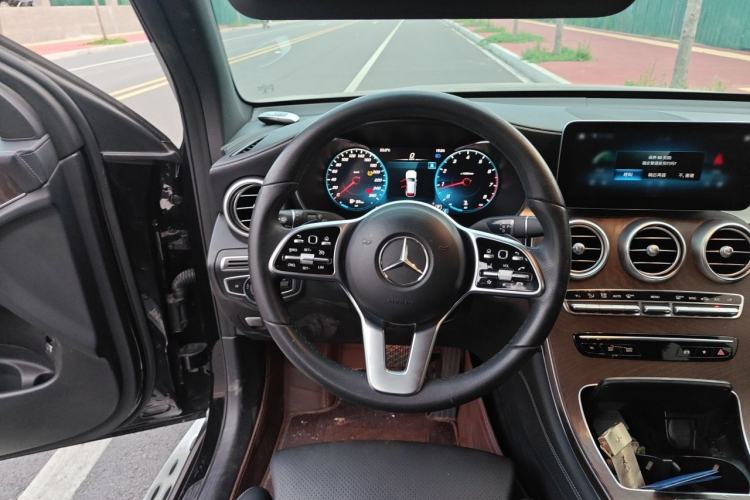 Used Mercedes-Benz GLC 2020 GLC 300 L 4MATIC Dynamic Edition Steering Wheel