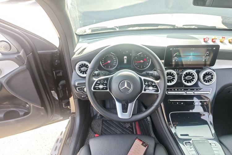 Used Mercedes-Benz GLC 2020 GLC 260 L 4MATIC Dynamic Model Steering Wheel