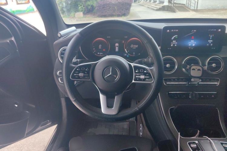 Used Mercedes-Benz GLC 2020 Facelift GLC 260 L 4MATIC Luxury Edition Steering Wheel