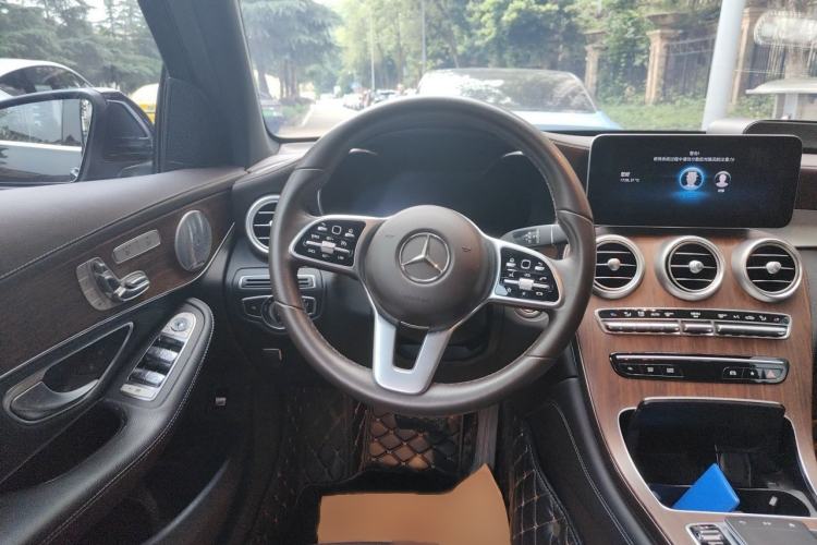Used Mercedes-Benz GLC 2020 GLC 300 L 4MATIC Luxury Model Steering Wheel