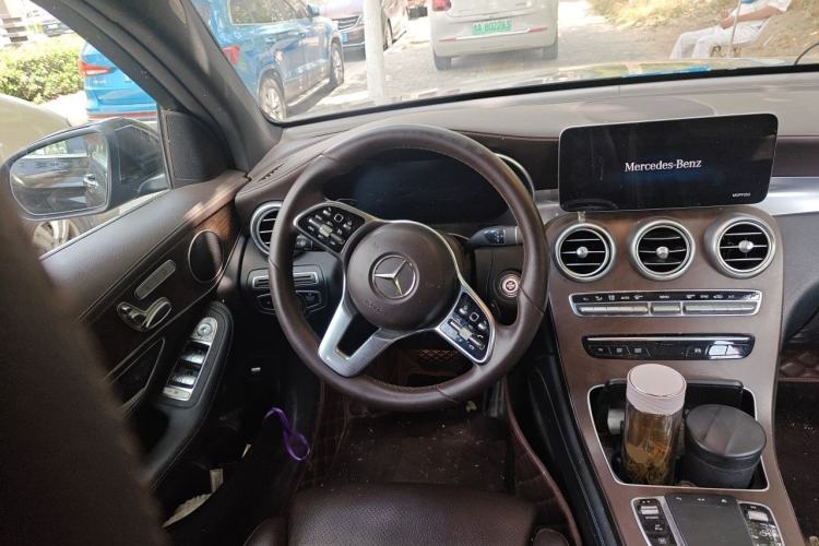 Used Mercedes-Benz GLC 2020 GLC 260 L 4MATIC Luxury Model Steering Wheel