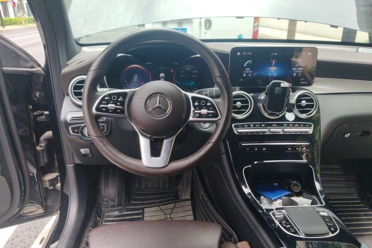 Used Mercedes-Benz GLC 2020 Facelifted GLC 260 L 4MATIC Dynamic Edition Steering Wheel