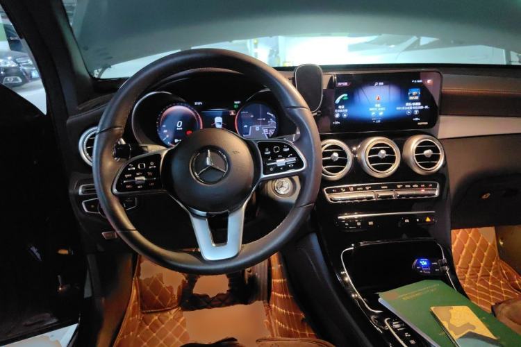 Used Mercedes-Benz GLC 2020 Facelifted GLC 260 L 4MATIC Dynamic Edition Steering Wheel