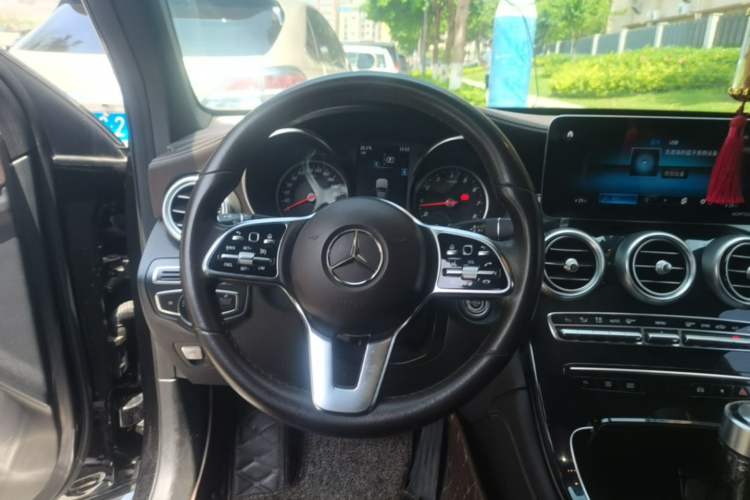 Used Mercedes-Benz GLC 2020 GLC 260 L 4MATIC Dynamic Model Steering Wheel