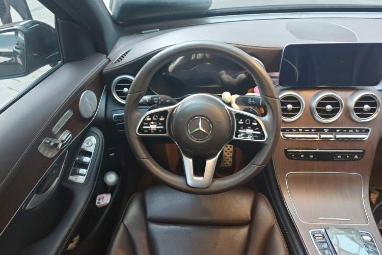 Used Mercedes-Benz GLC 2020 Facelift GLC 300 L 4MATIC Dynamic Edition Steering Wheel