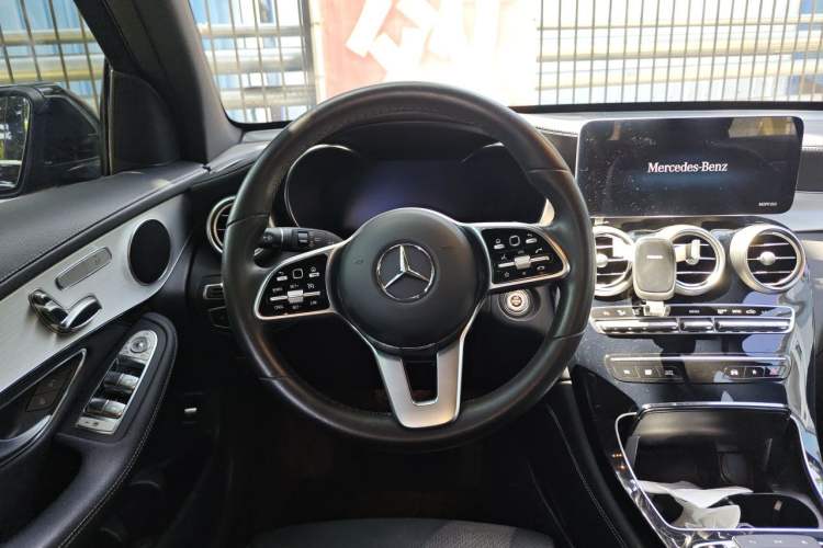 Used Mercedes-Benz GLC 2020 Facelifted GLC 260 L 4MATIC Dynamic Edition Steering Wheel