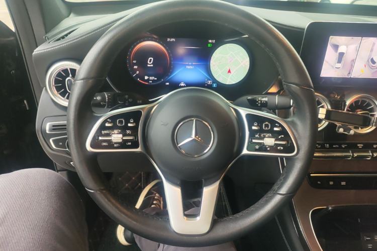 Used Mercedes-Benz GLC 2020 Facelift GLC 300 L 4MATIC Dynamic Edition Steering Wheel