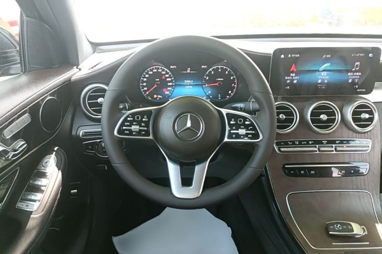 Used Mercedes-Benz GLC 2020 Facelift GLC 300 L 4MATIC Dynamic Edition Steering Wheel