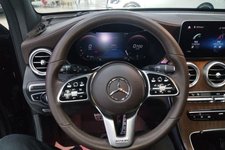 Used Mercedes-Benz GLC 2020 GLC 260 L 4MATIC Luxury Model Steering Wheel