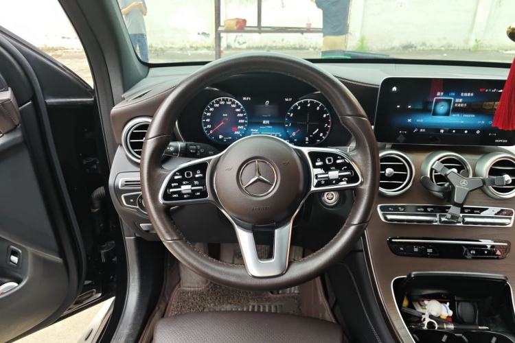 Used Mercedes-Benz GLC 2020 GLC 260 L 4MATIC Luxury Model Steering Wheel