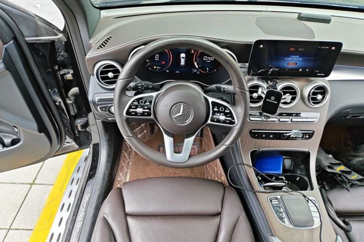Used Mercedes-Benz GLC 2020 GLC 300 L 4MATIC Dynamic Edition Steering Wheel