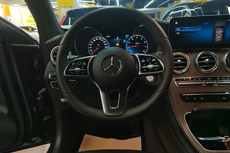 Used Mercedes-Benz GLC 2020 GLC 260 L 4MATIC Luxury Model Steering Wheel