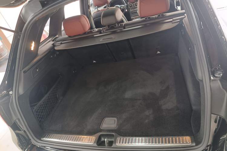 Used Mercedes-Benz GLC 2020 Facelift GLC 260 L 4MATIC Luxury Edition Trunk