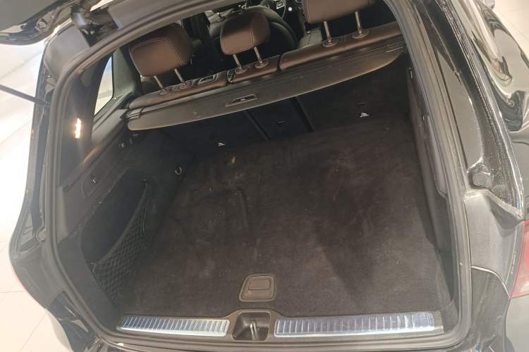 Used Mercedes-Benz GLC 2020 GLC 300 L 4MATIC Dynamic Edition Trunk