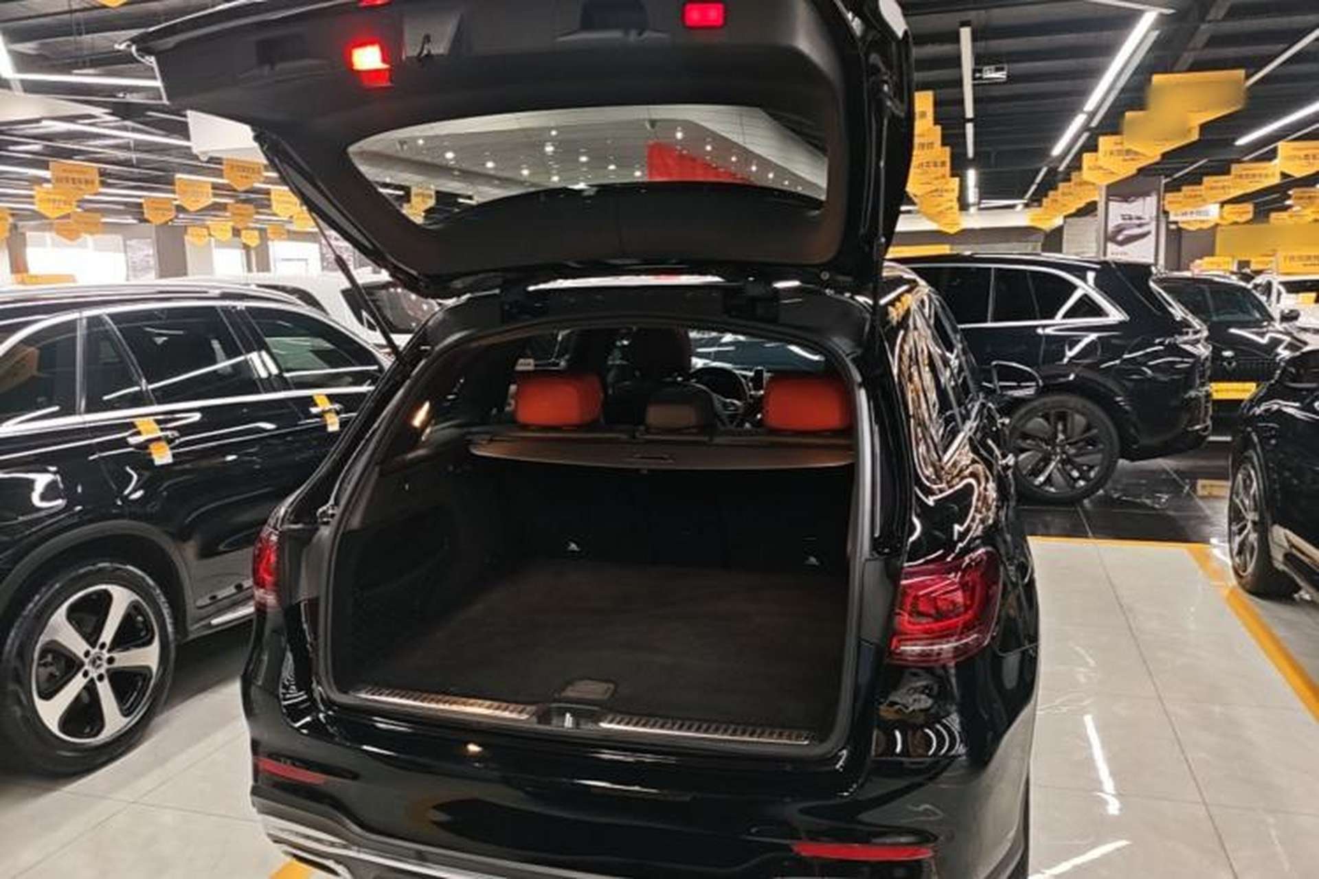 Used Mercedes-Benz GLC 2020 GLC 260 L 4MATIC Luxury Model Trunk