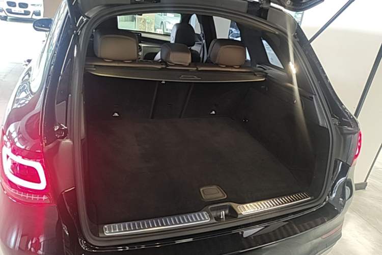 Used Mercedes-Benz GLC 2020 Facelift GLC 300 L 4MATIC Dynamic Edition Trunk