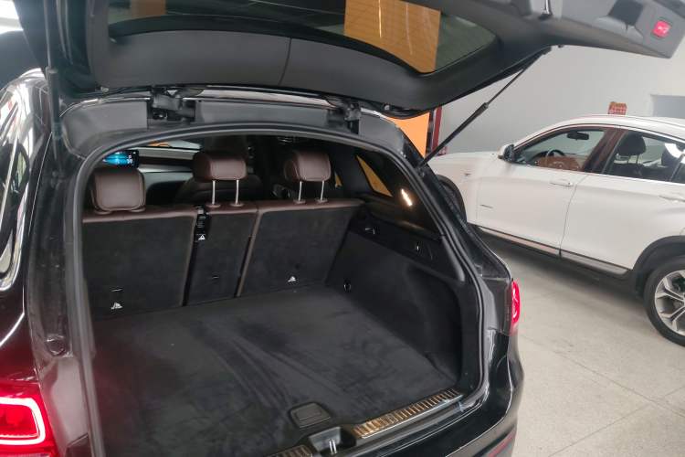 Used Mercedes-Benz GLC 2020 Facelifted GLC 260 L 4MATIC Dynamic Edition Trunk