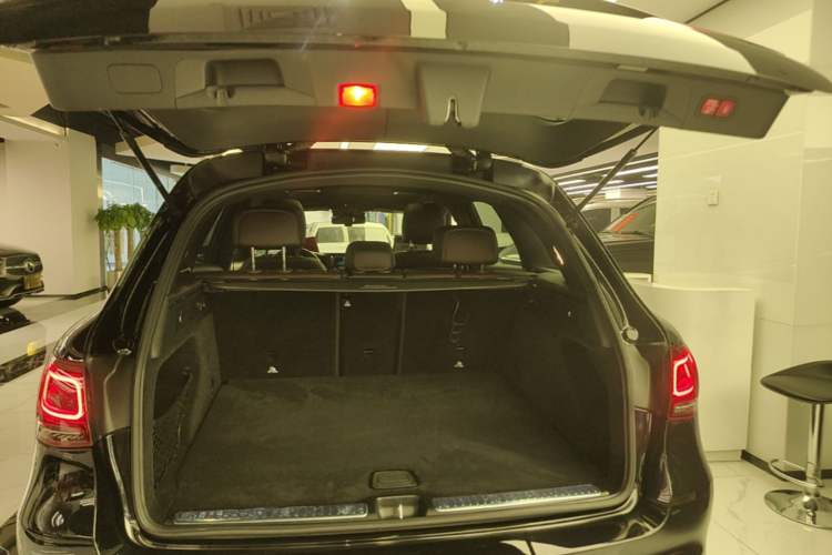 Used Mercedes-Benz GLC 2020 Facelift GLC 300 L 4MATIC Dynamic Edition Trunk