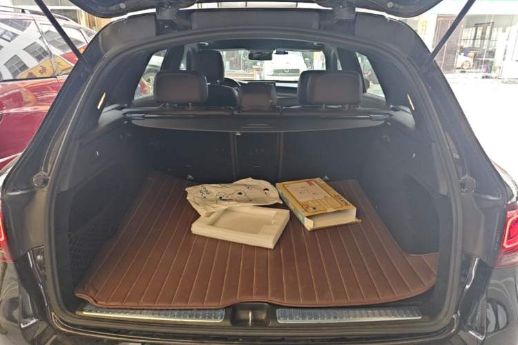Used Mercedes-Benz GLC 2020 Facelift GLC 300 L 4MATIC Dynamic Edition Trunk