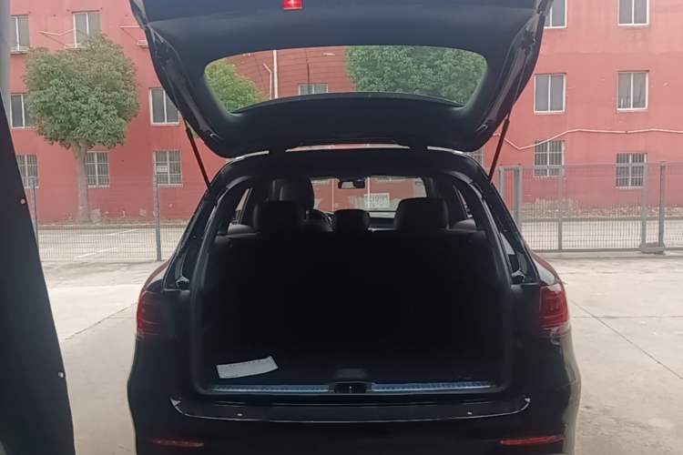 Used Mercedes-Benz GLC 2020 GLC 300 L 4MATIC Dynamic Edition Trunk