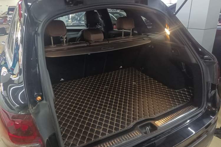 Used Mercedes-Benz GLC 2020 GLC 260 L 4MATIC Dynamic Model Trunk