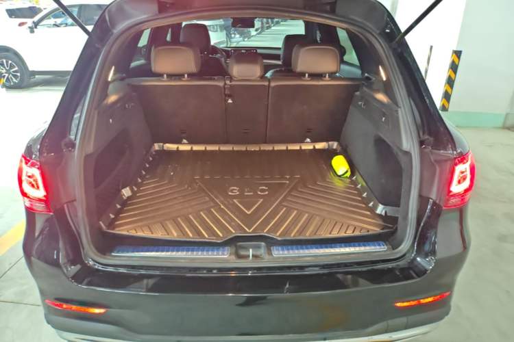 Used Mercedes-Benz GLC 2020 Facelift GLC 300 L 4MATIC Dynamic Edition Trunk
