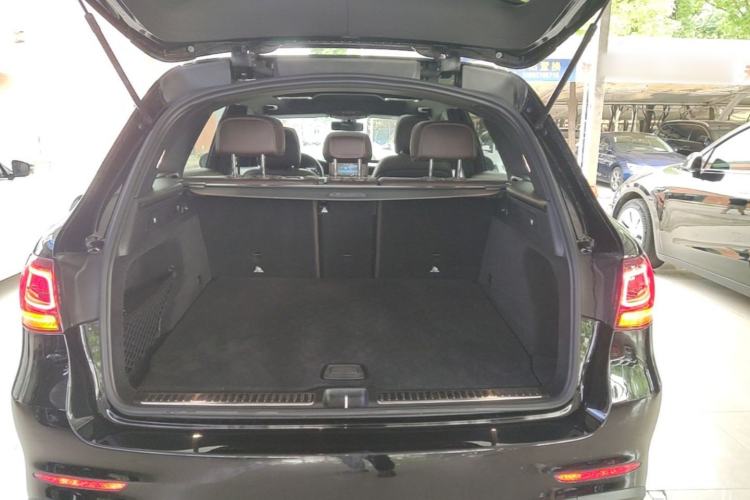 Used Mercedes-Benz GLC 2020 Facelift GLC 260 L 4MATIC Luxury Edition Trunk