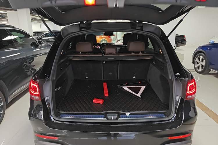 Used Mercedes-Benz GLC 2020 GLC 300 L 4MATIC Luxury Model Trunk