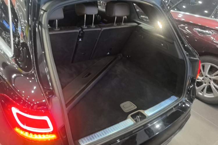Used Mercedes-Benz GLC 2020 GLC 300 L 4MATIC Luxury Model Trunk