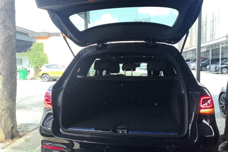 Used Mercedes-Benz GLC 2020 Facelift GLC 300 L 4MATIC Dynamic Edition Trunk