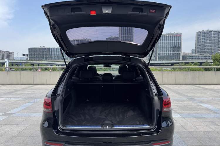 Used Mercedes-Benz GLC 2020 Facelift GLC 260 L 4MATIC Luxury Edition Trunk