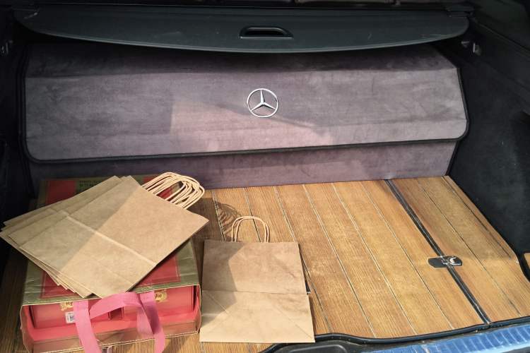 Used Mercedes-Benz GLC 2020 Facelift GLC 300 L 4MATIC Dynamic Edition Trunk