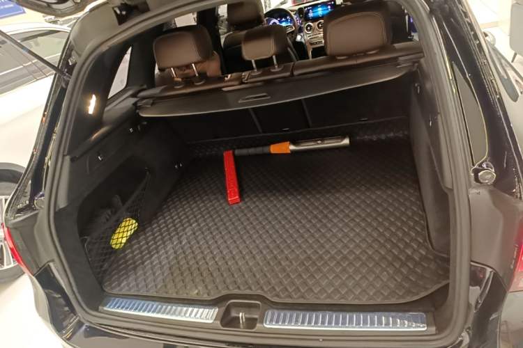 Used Mercedes-Benz GLC 2020 Facelift GLC 300 L 4MATIC Dynamic Edition Trunk