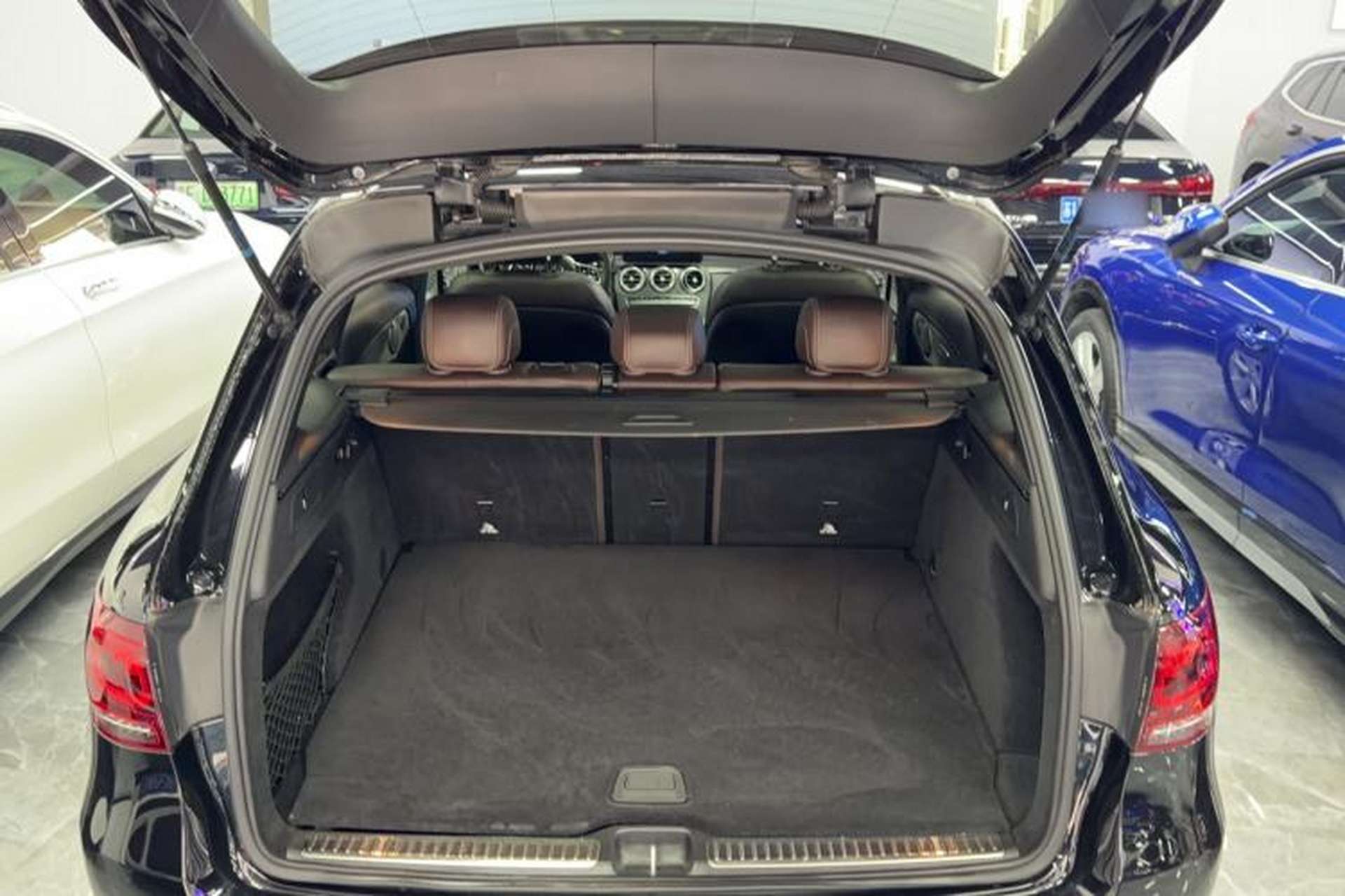 Used Mercedes-Benz GLC 2020 Facelifted GLC 260 L 4MATIC Dynamic Edition Trunk