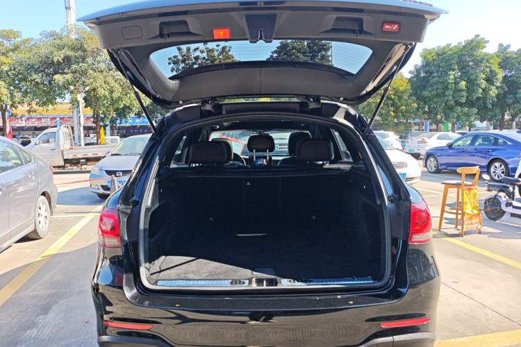 Used Mercedes-Benz GLC 2020 Facelift GLC 260 L 4MATIC Luxury Edition Trunk