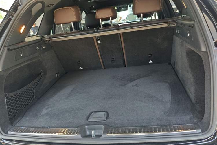 Used Mercedes-Benz GLC 2020 Facelift GLC 300 L 4MATIC Dynamic Edition Trunk