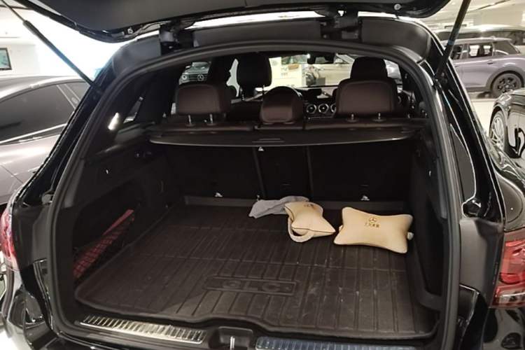 Used Mercedes-Benz GLC 2020 Facelift GLC 300 L 4MATIC Dynamic Edition Trunk