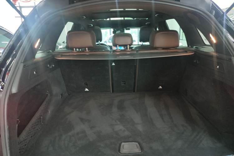 Used Mercedes-Benz GLC 2020 Facelift GLC 300 L 4MATIC Dynamic Edition Trunk