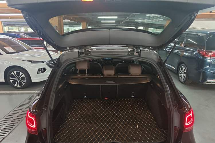 Used Mercedes-Benz GLC 2020 Facelifted GLC 260 L 4MATIC Dynamic Edition Trunk