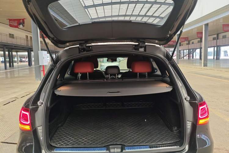 Used Mercedes-Benz GLC 2020 Facelift GLC 300 L 4MATIC Dynamic Edition Trunk