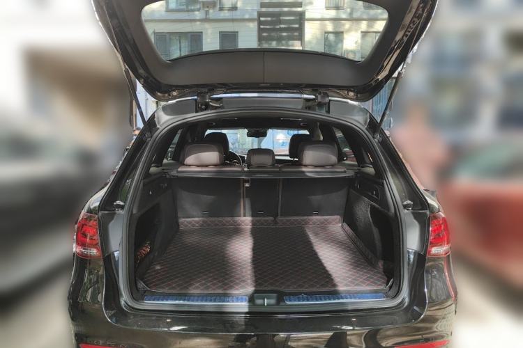 Used Mercedes-Benz GLC 2020 Facelift GLC 300 L 4MATIC Dynamic Edition Trunk
