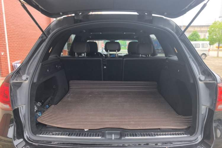 Used Mercedes-Benz GLC 2020 GLC 260 L 4MATIC Dynamic Model Trunk