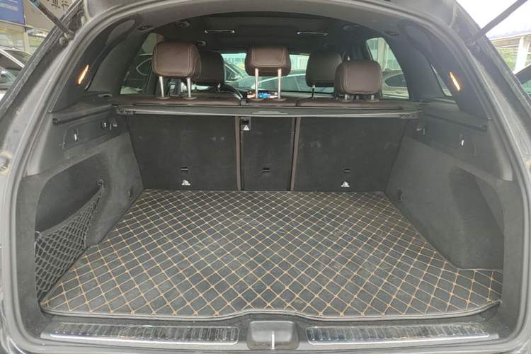 Used Mercedes-Benz GLC 2020 Facelifted GLC 260 L 4MATIC Dynamic Edition Trunk