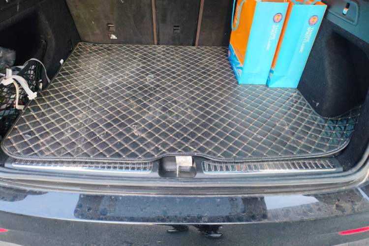 Used Mercedes-Benz GLC 2020 Facelift GLC 300 L 4MATIC Dynamic Edition Trunk